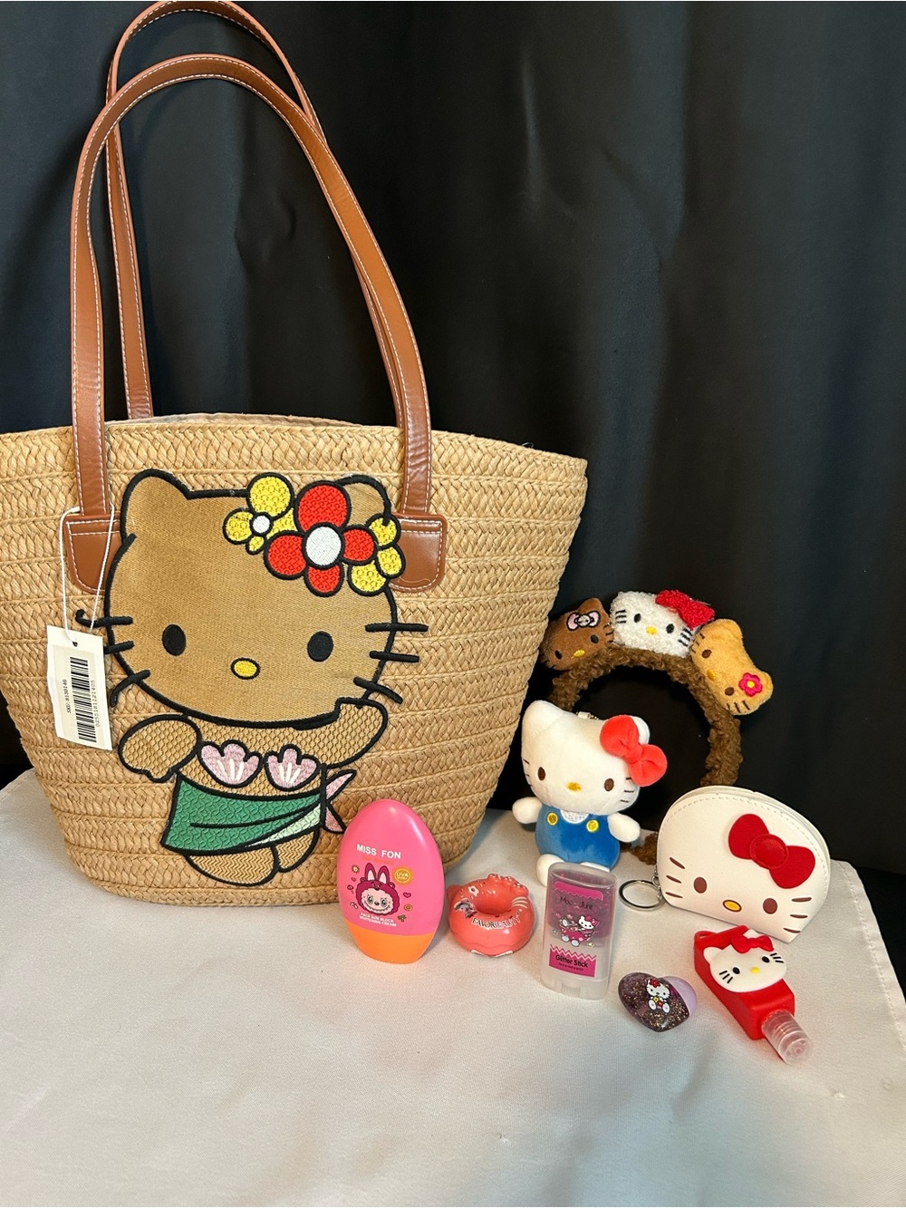 Hello Kitty Straw Tote Bag with Tan Body and Brown Handles